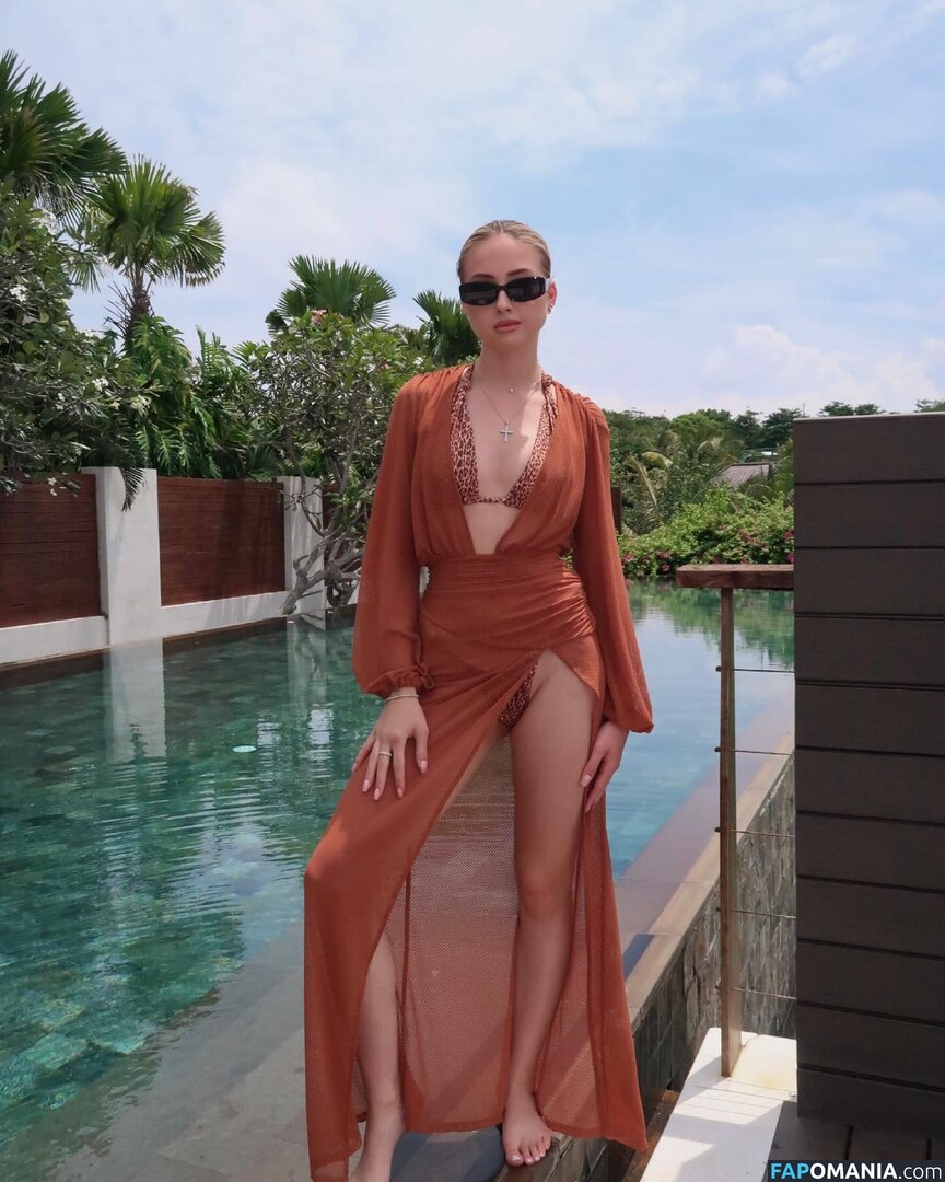 Shania Geiss / shania__geiss Nu OnlyFans  Photo fuitée #361