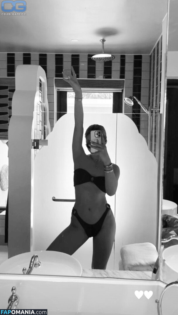 Shania Geiss / shania__geiss Nu OnlyFans  Photo fuitée #364
