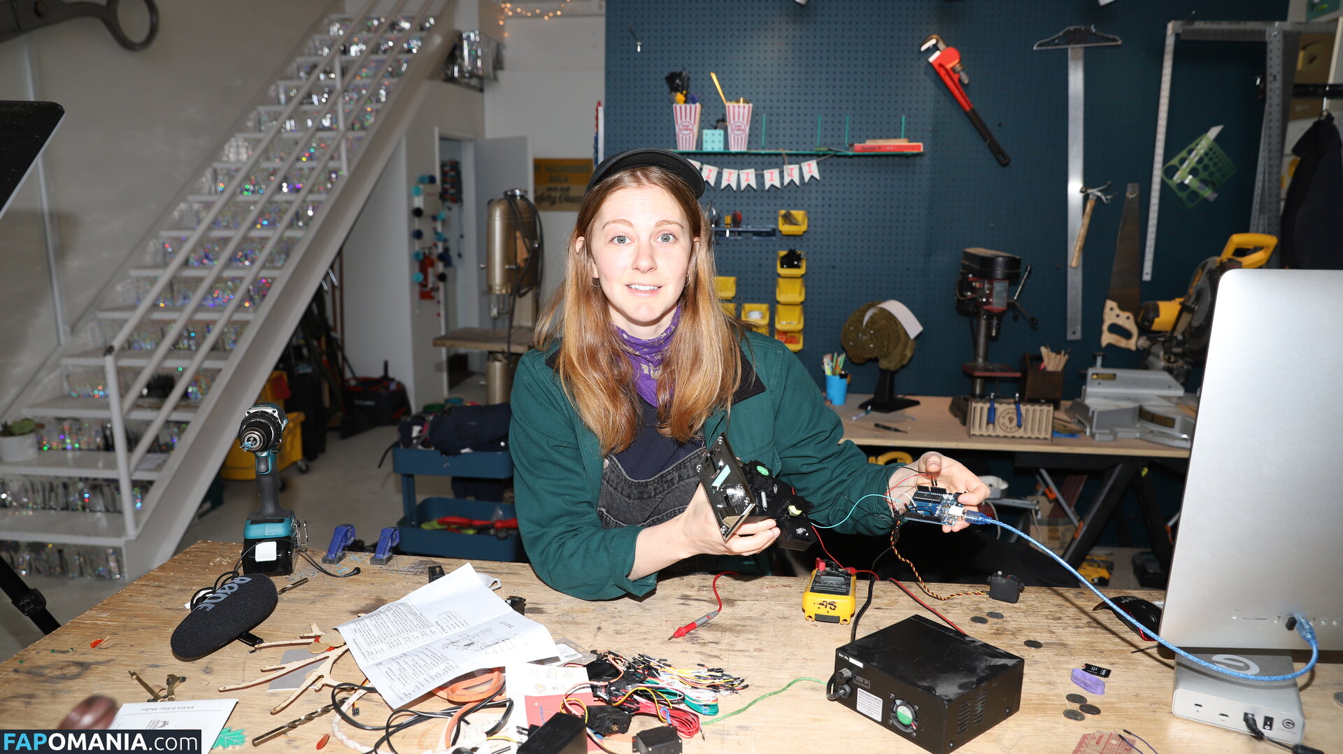 Simone Giertz / simonegiertz Nu OnlyFans  Photo fuitée #4