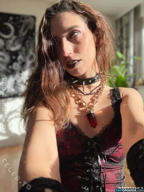 Skarlya / darkelements_byskarlya Nu OnlyFans  Photo fuitée #1