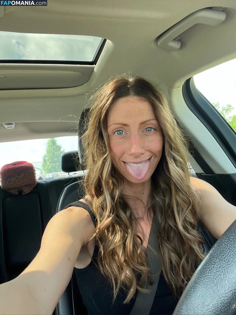 Skyehotwife Nu OnlyFans  Photo fuitée #5