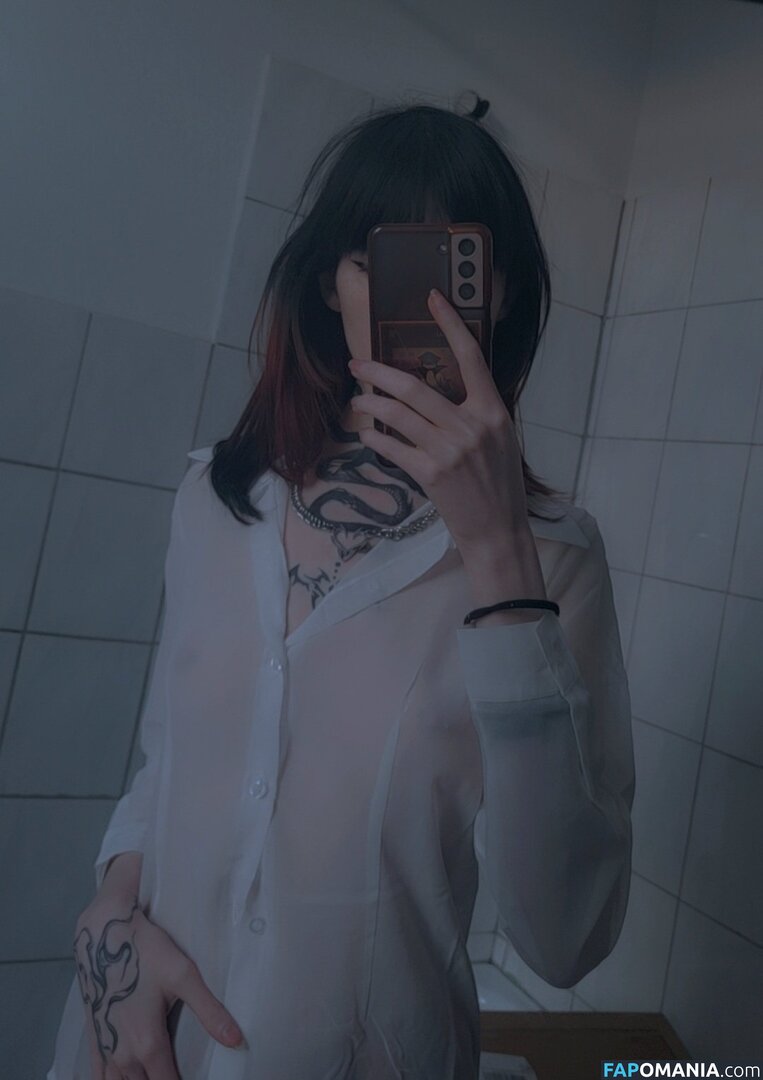 https: / sm0ltiddym0thgf Nu OnlyFans  Photo fuitée #5