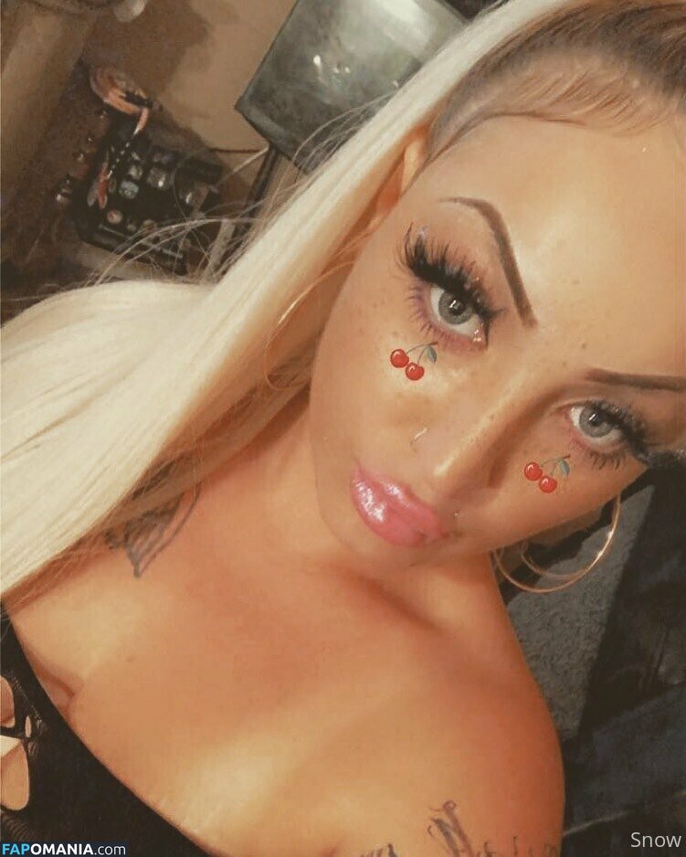 snowbunnygang420 / snowbunnysara420 Nu OnlyFans  Photo fuitée #10