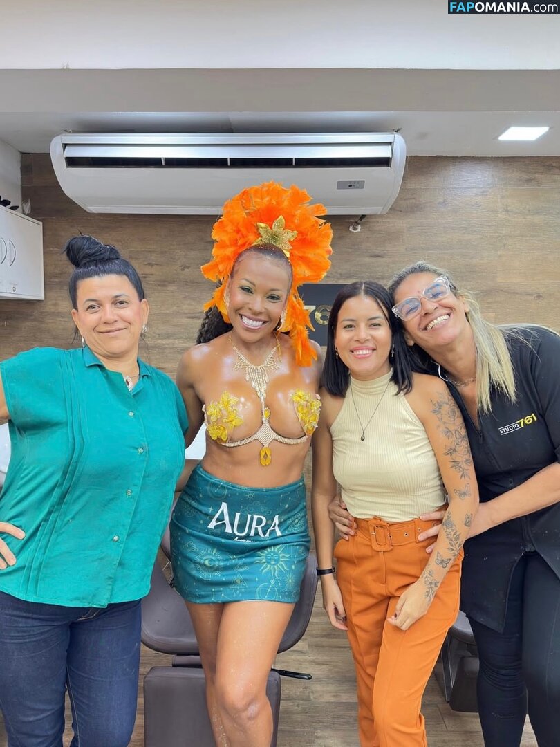BBB 4 / Solange Vega / https: / solvegaoficial Nu OnlyFans  Photo fuitée #3