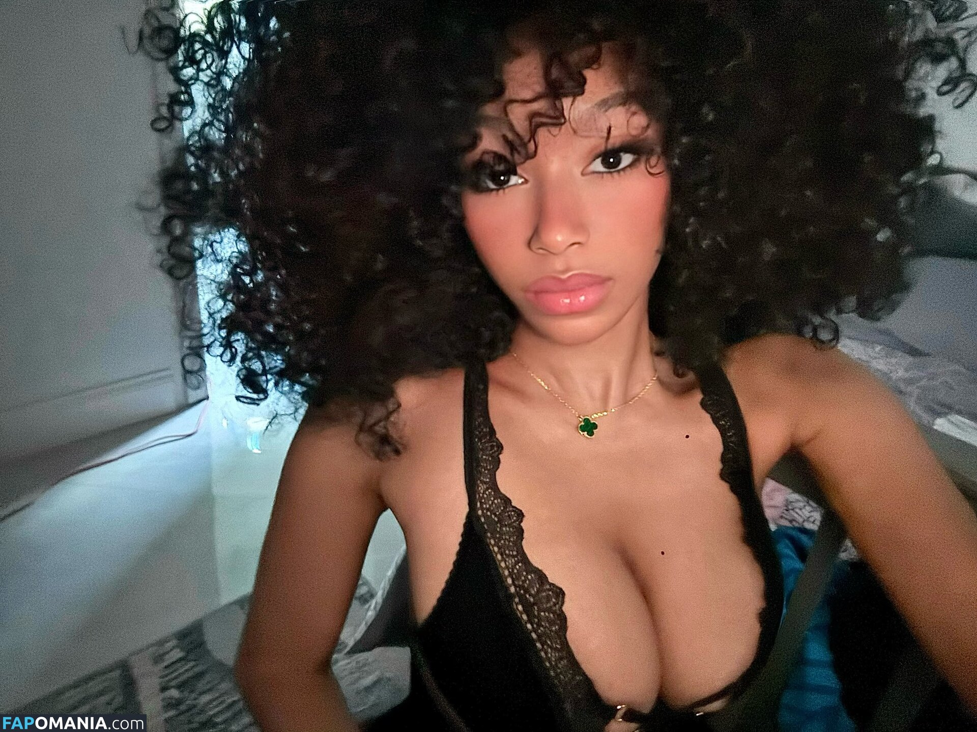 soleiljolina Nu OnlyFans  Photo fuitée #1