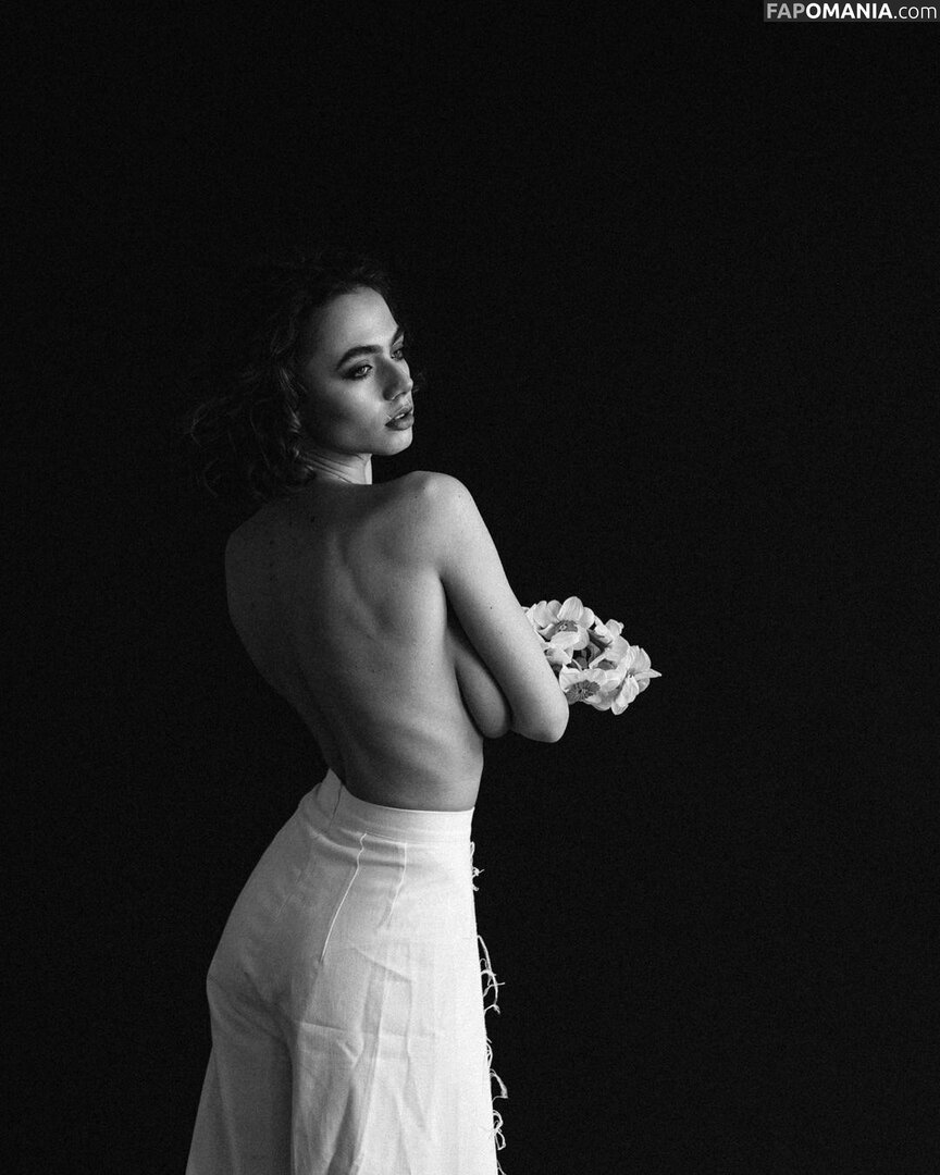 Solomia Maievska / Solomia_Maievska / miamaievska Nu OnlyFans  Photo fuitée #124