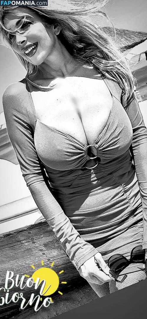 Sonia Grey / sonia_grey3008 / soniagrey Nu OnlyFans  Photo fuitée #1