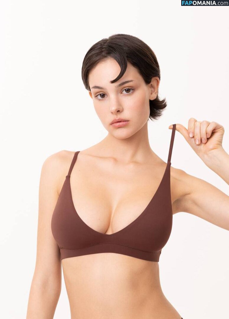 Sonya Zoloeva / sonyazoloeva Nu OnlyFans  Photo fuitée #73