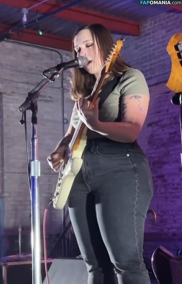 Soccer Mommy / Sophia Allison / soccermommyband Nu OnlyFans  Photo fuitée #4
