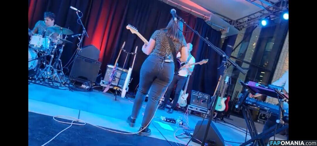 Soccer Mommy / Sophia Allison / soccermommyband Nu OnlyFans  Photo fuitée #6