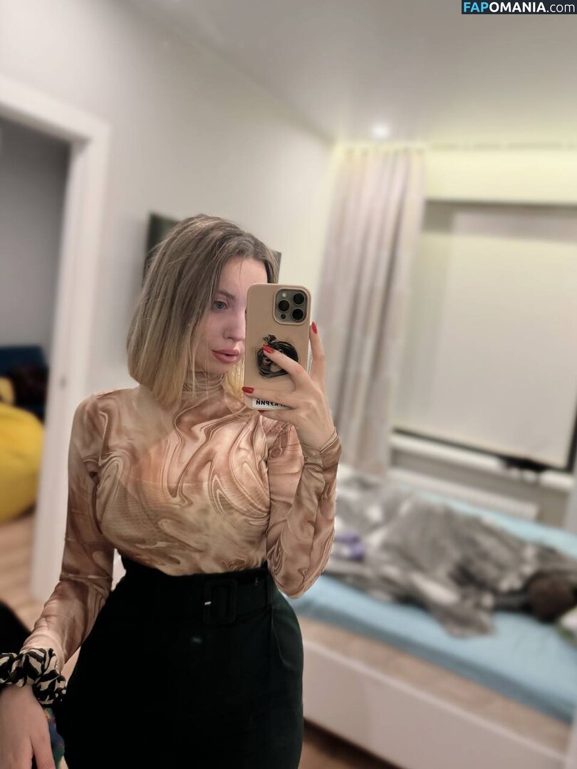 Sophia Volzhenskaia / sophia.volzhenskaia / volzhenskaia Nu OnlyFans  Photo fuitée #95