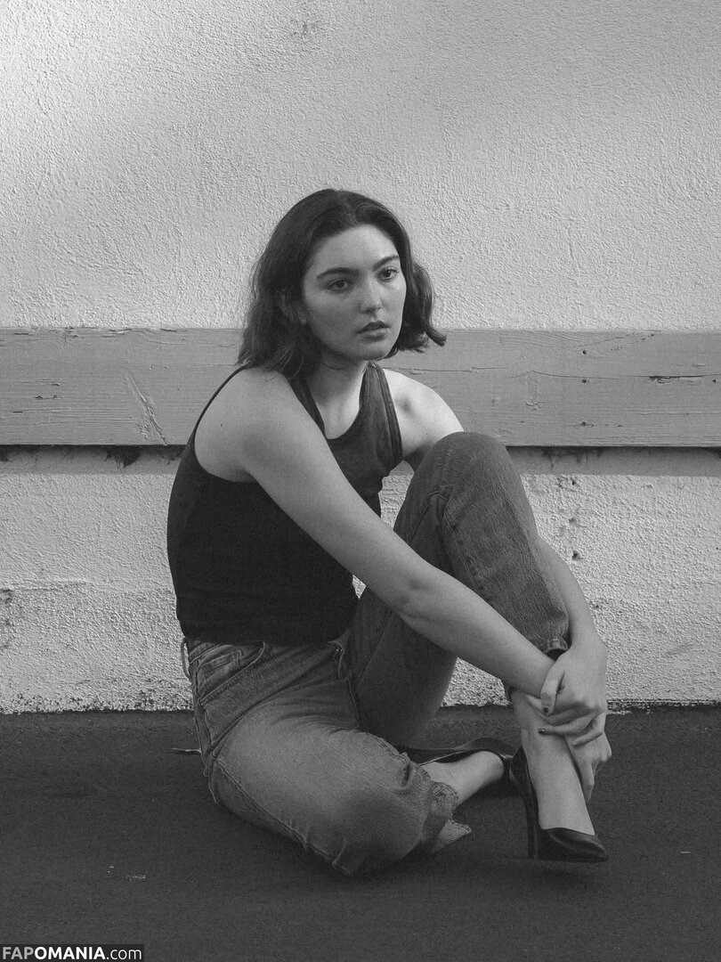 Sophia Woodward / thesophiawoodward Nu OnlyFans  Photo fuitée #19