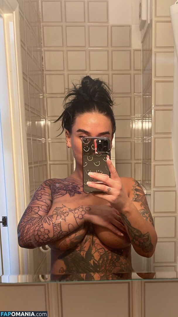 Sophie Henson / https: / sophiehenson Nu OnlyFans  Photo fuitée #1