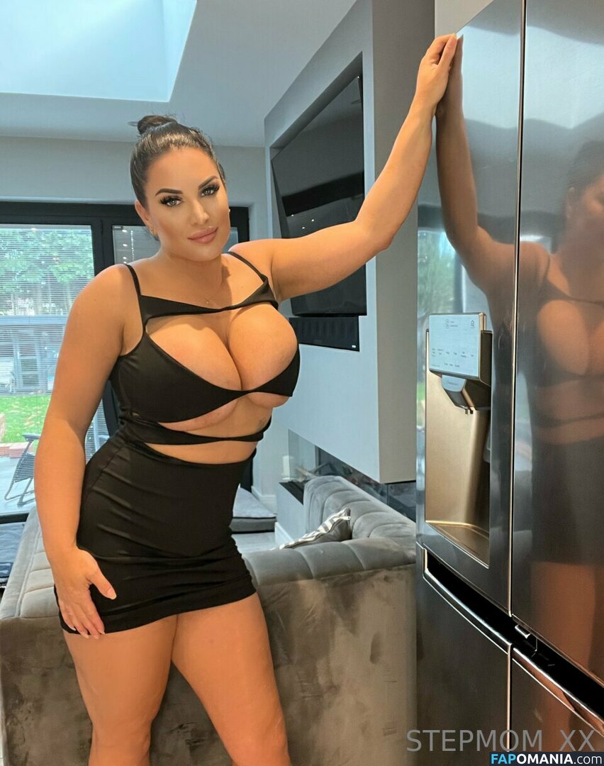 Perv-mom / Sophie Lawson / StepMother / stepmother_x Nu OnlyFans  Photo fuitée #462