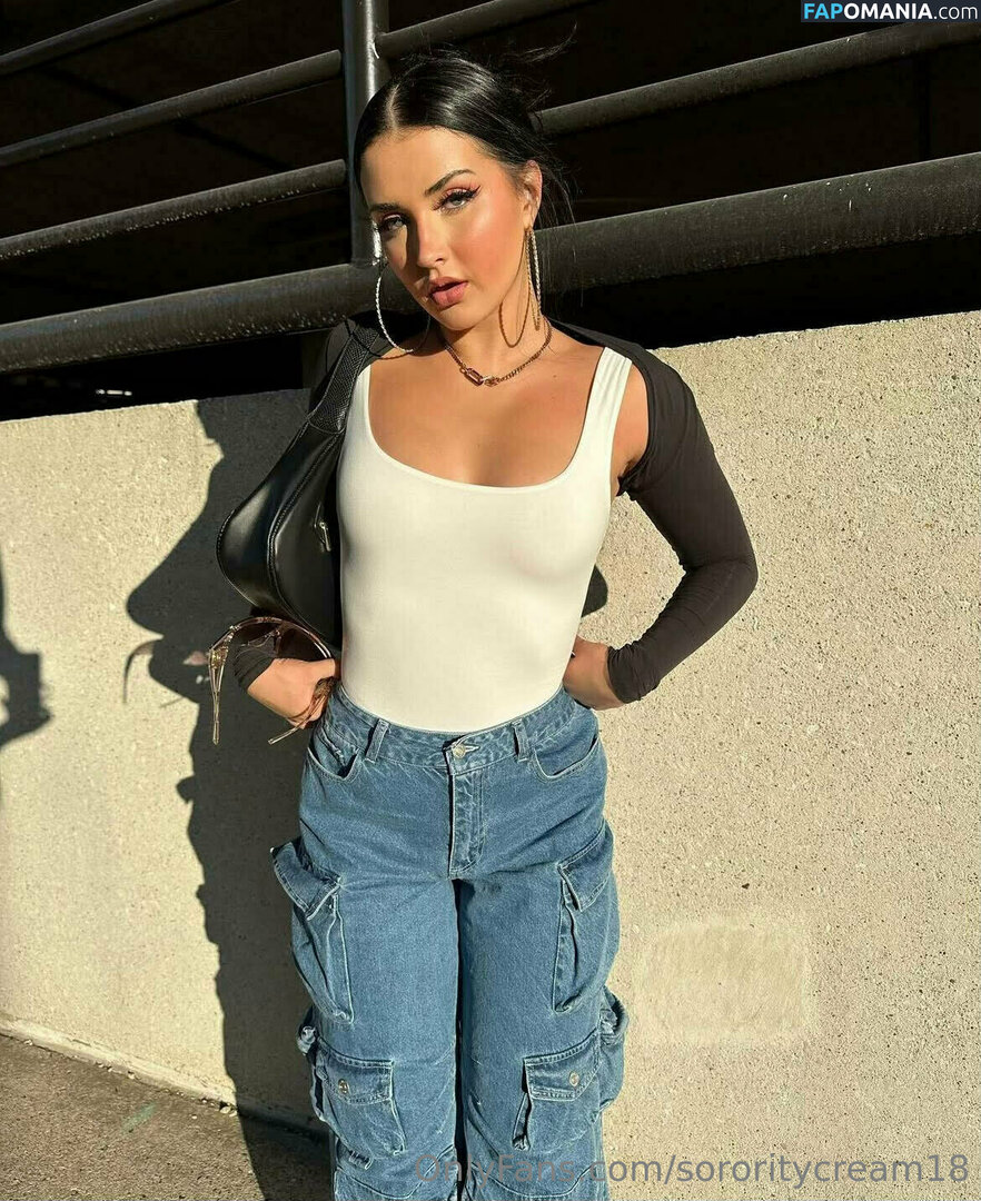 sororitycream18 Nu OnlyFans  Photo fuitée #376