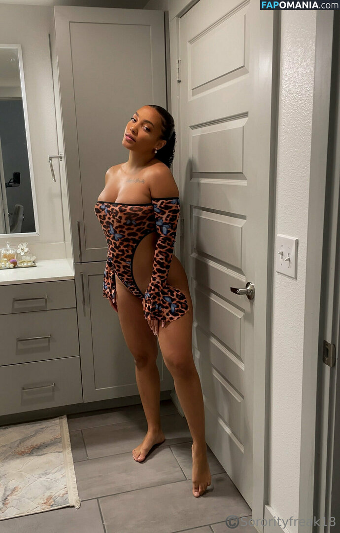asualphaphi / sororityfreak18 Nu OnlyFans  Photo fuitée #164