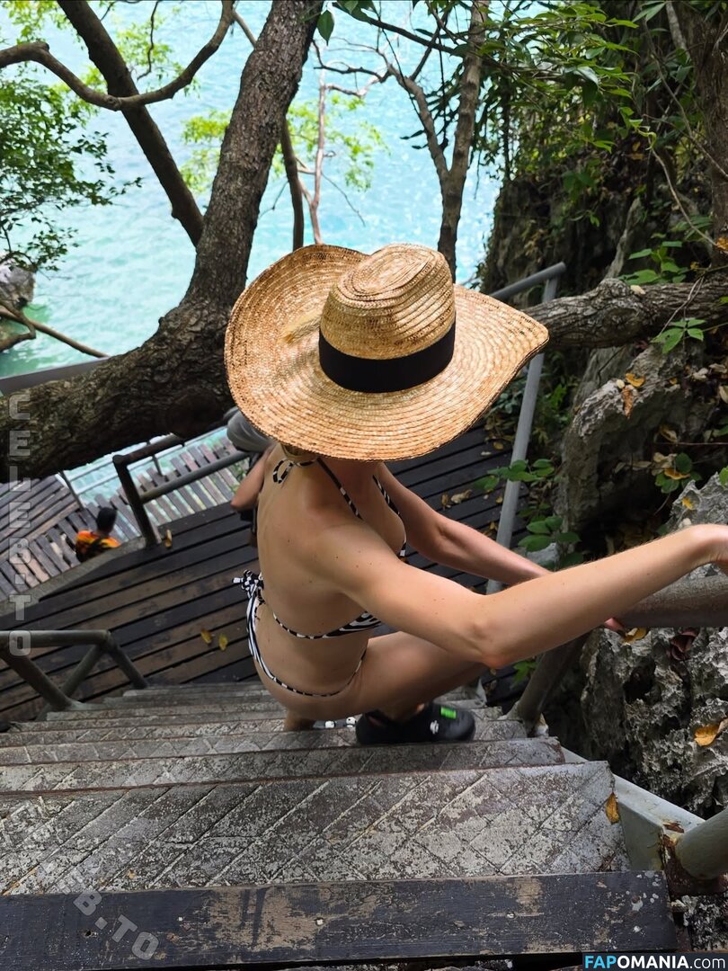 Stella Bossi / stellabossi Nu OnlyFans  Photo fuitée #1