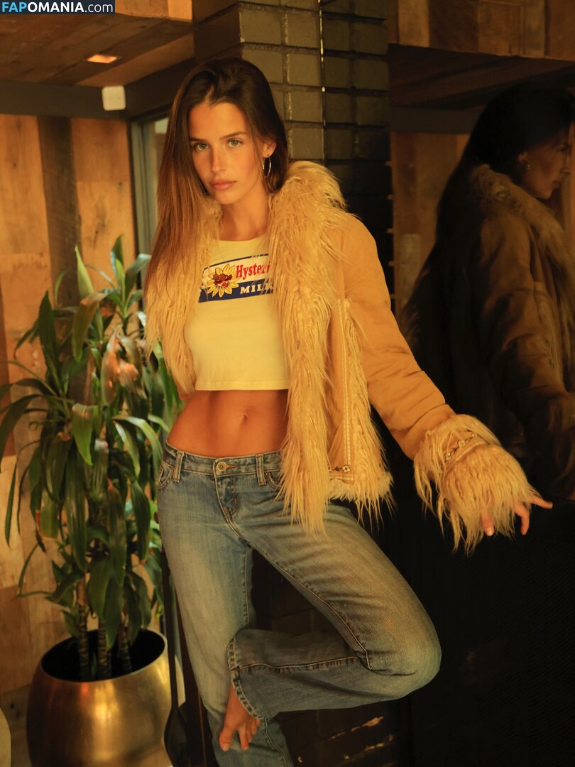 Steph Mandich / shopmononoke / stephmandich Nu OnlyFans  Photo fuitée #219