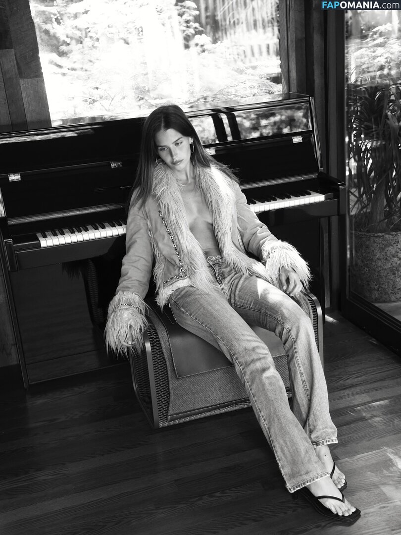 Steph Mandich / shopmononoke / stephmandich Nu OnlyFans  Photo fuitée #222