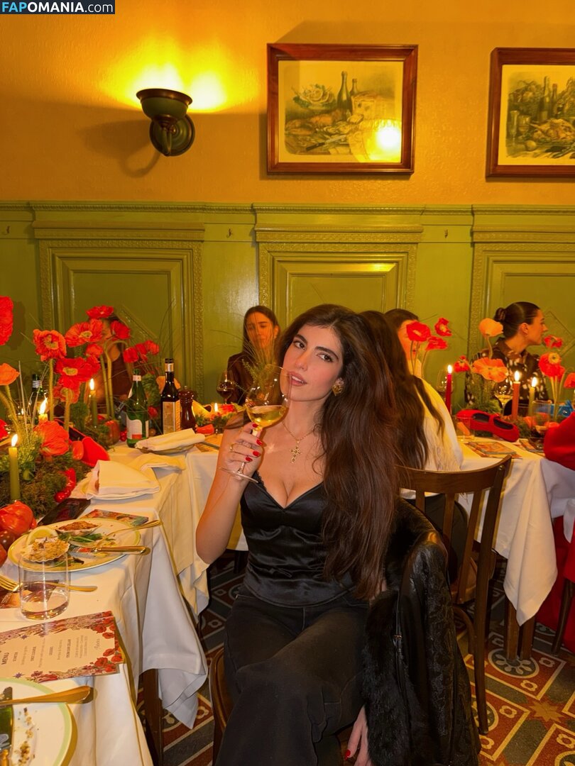 Stephanie Nassar / nassarstephanie Nu OnlyFans  Photo fuitée #5