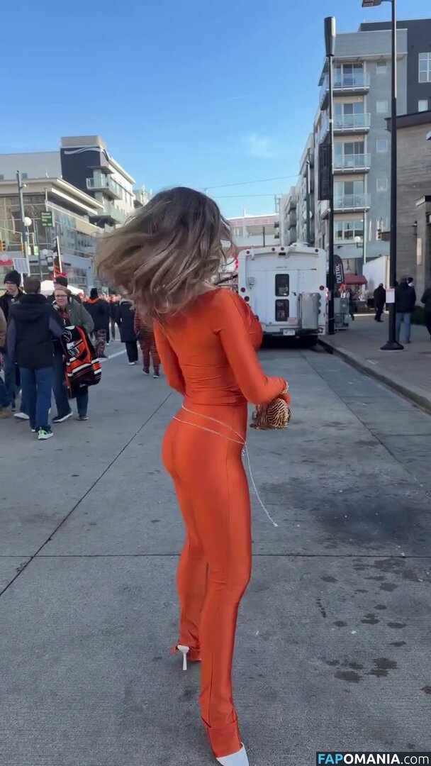 Stephanie Niles / https: / nileees Nu OnlyFans  Photo fuitée #10