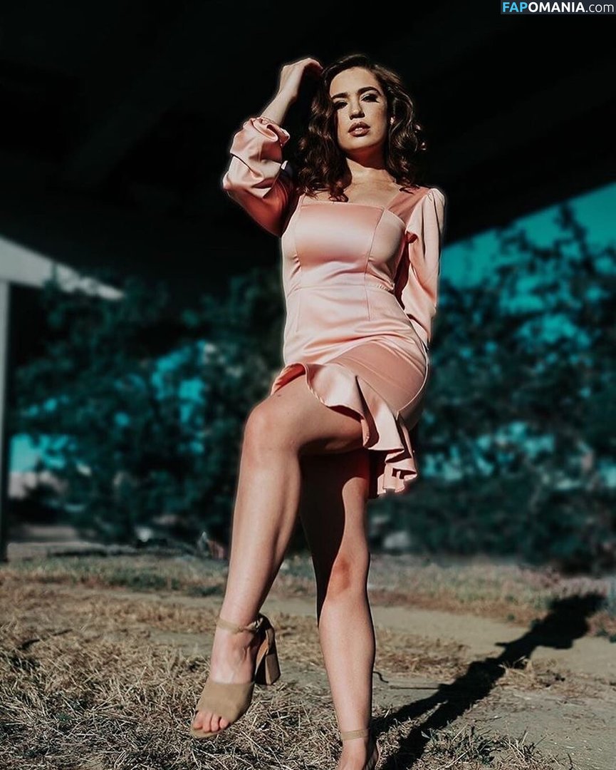 Stephanie Oustalet / stephanieoustalet Nu OnlyFans  Photo fuitée #26