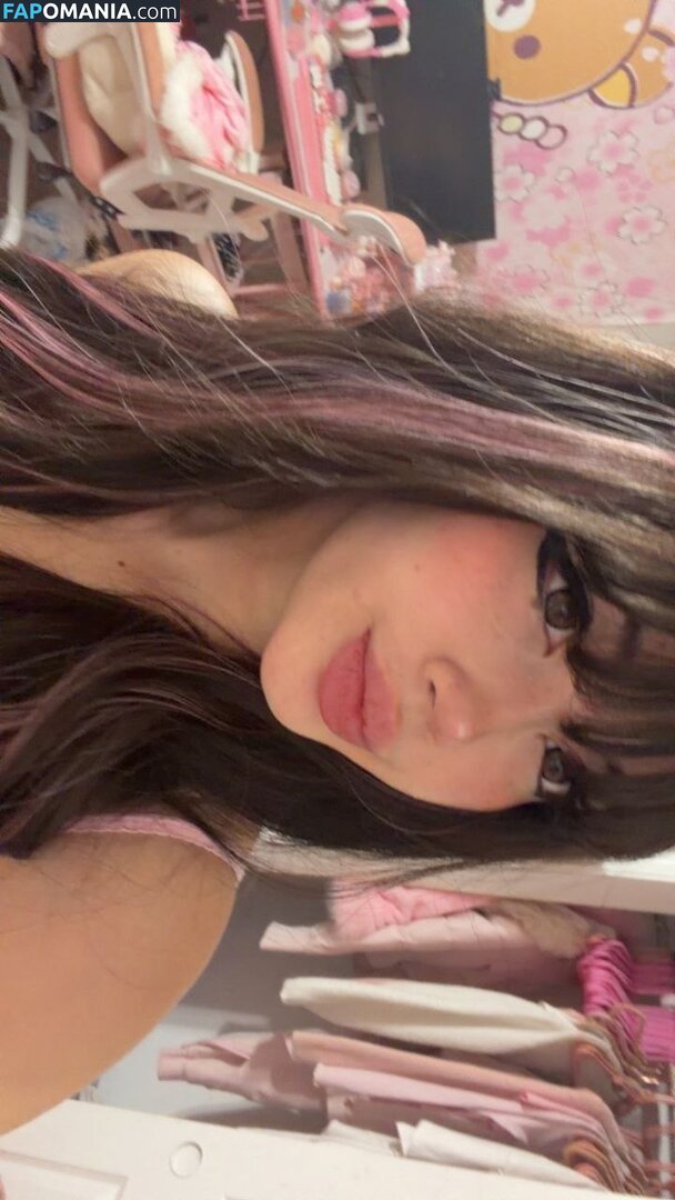 beanluvr13 / strawbari.zz / strawbarie / strawbarizz Nu OnlyFans  Photo fuitée #4