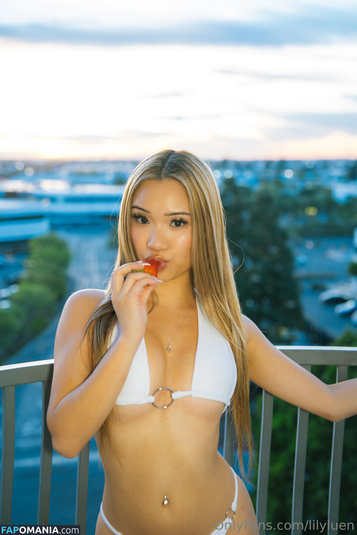 Lily Luen / Strawbunnyloop / lily.luen Nu OnlyFans  Photo fuitée #6