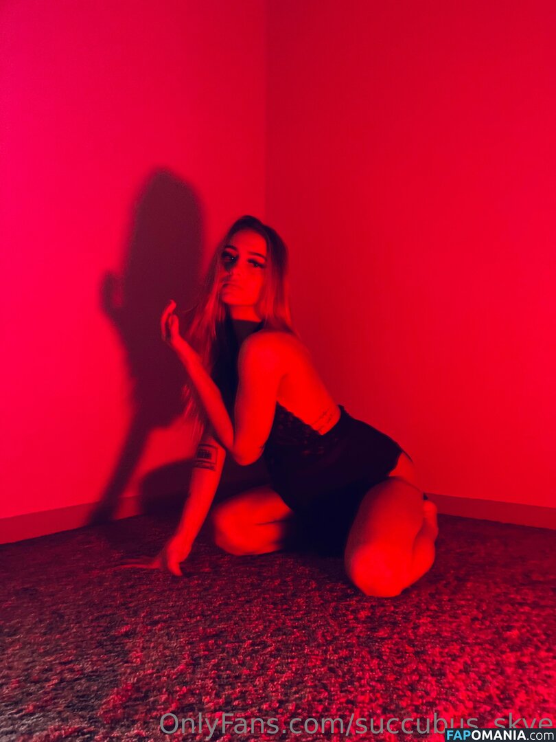 Iheartharlss / Succubus_skye / https: / susbaby1 Nu OnlyFans  Photo fuitée #1