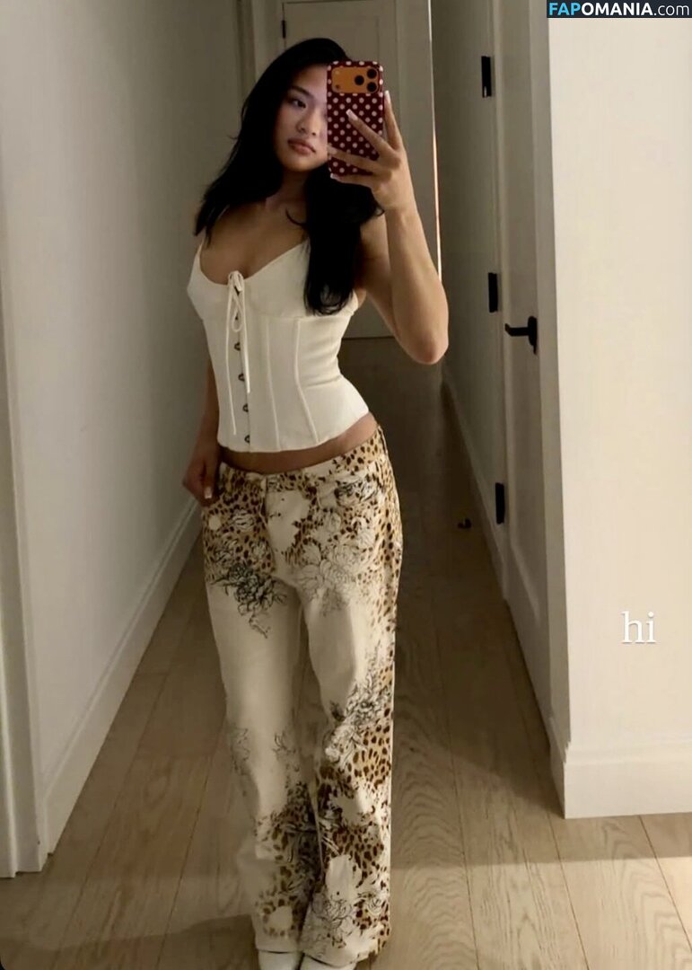 Suni Lee / sunisalee / u144353206 Nu OnlyFans  Photo fuitée #4