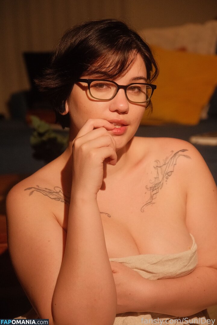 SuniDey / sunidey_ Nu OnlyFans  Photo fuitée #306