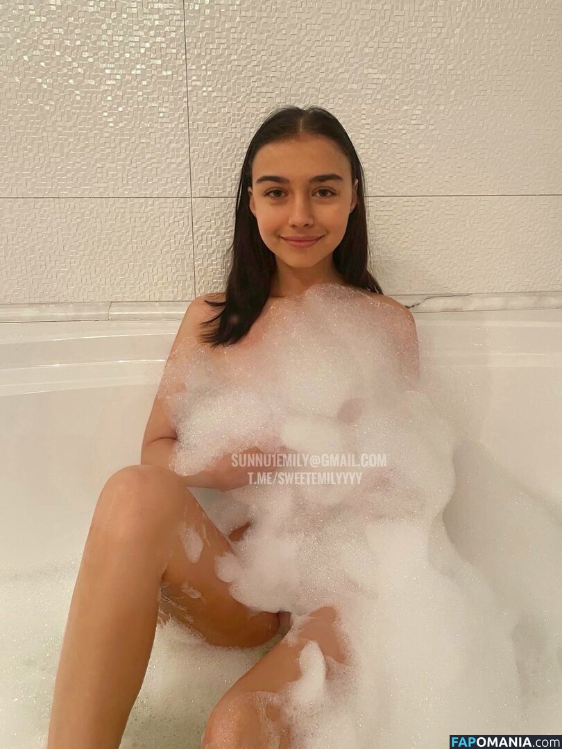 Sunny Emilly / Sunny Emy / SweetEmilyyyy / kylie.little.toes / sunny.emily.backup Nu OnlyFans  Photo fuitée #7