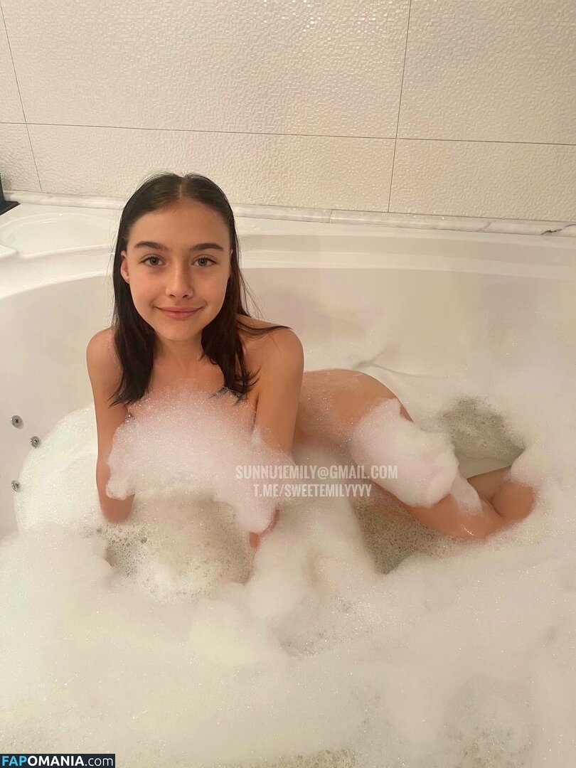 Sunny Emilly / Sunny Emy / SweetEmilyyyy / kylie.little.toes / sunny.emily.backup Nu OnlyFans  Photo fuitée #12