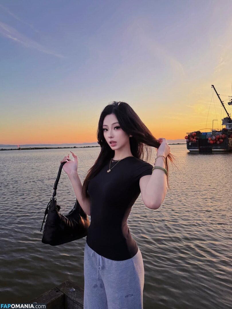 Susansunn / https: / susan_sun17 Nu OnlyFans  Photo fuitée #7