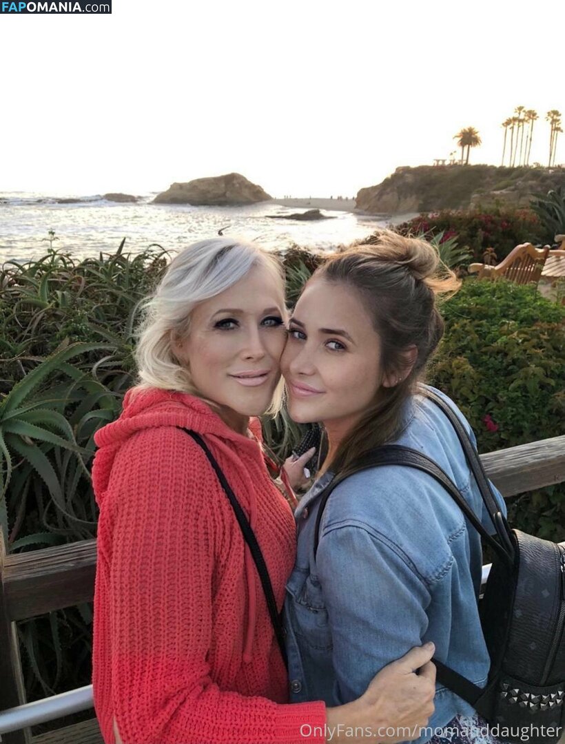 suzieandhannah / suzieandhannahfree Nu OnlyFans  Photo fuitée #7