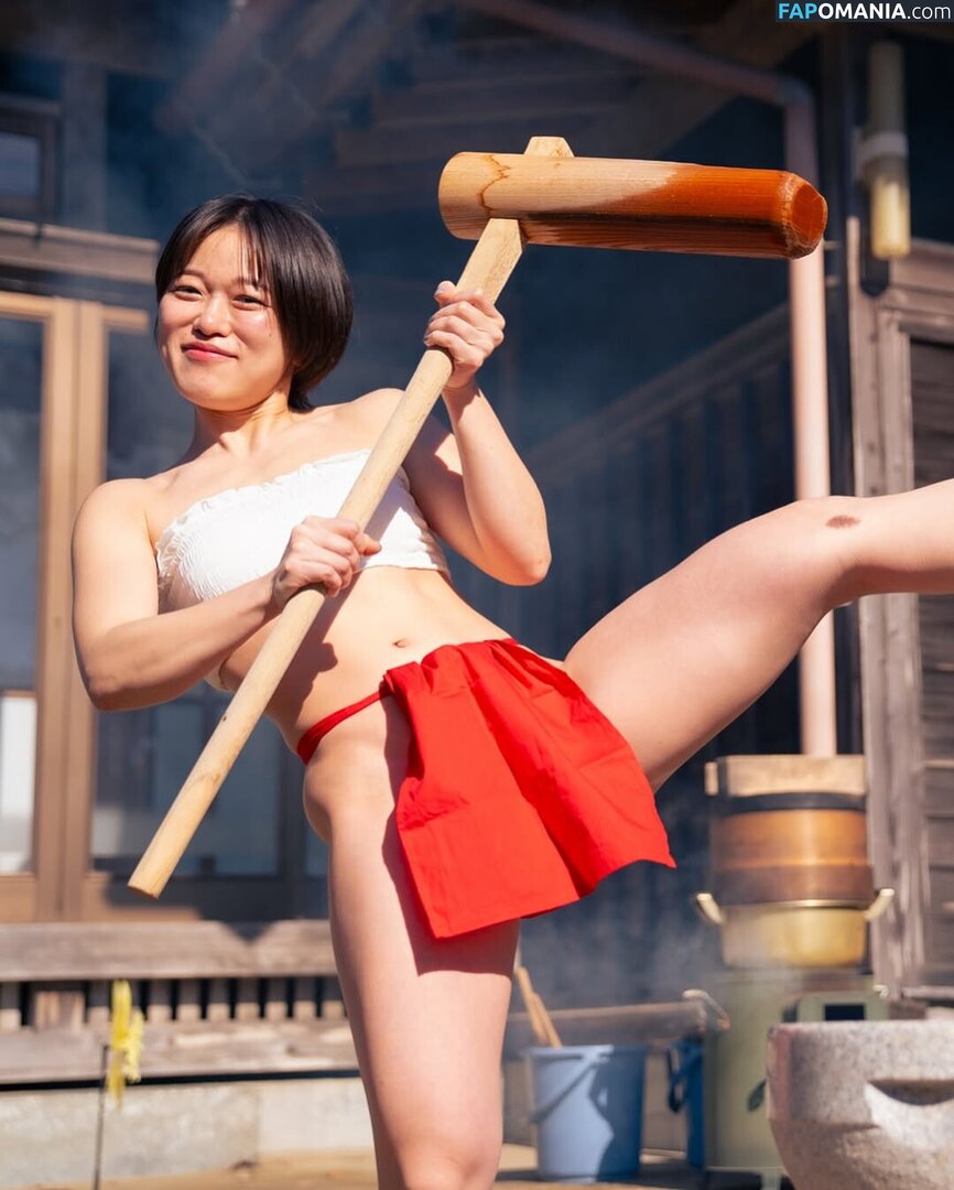 suzuka.muscle / suzukamuscle Nu OnlyFans  Photo fuitée #6