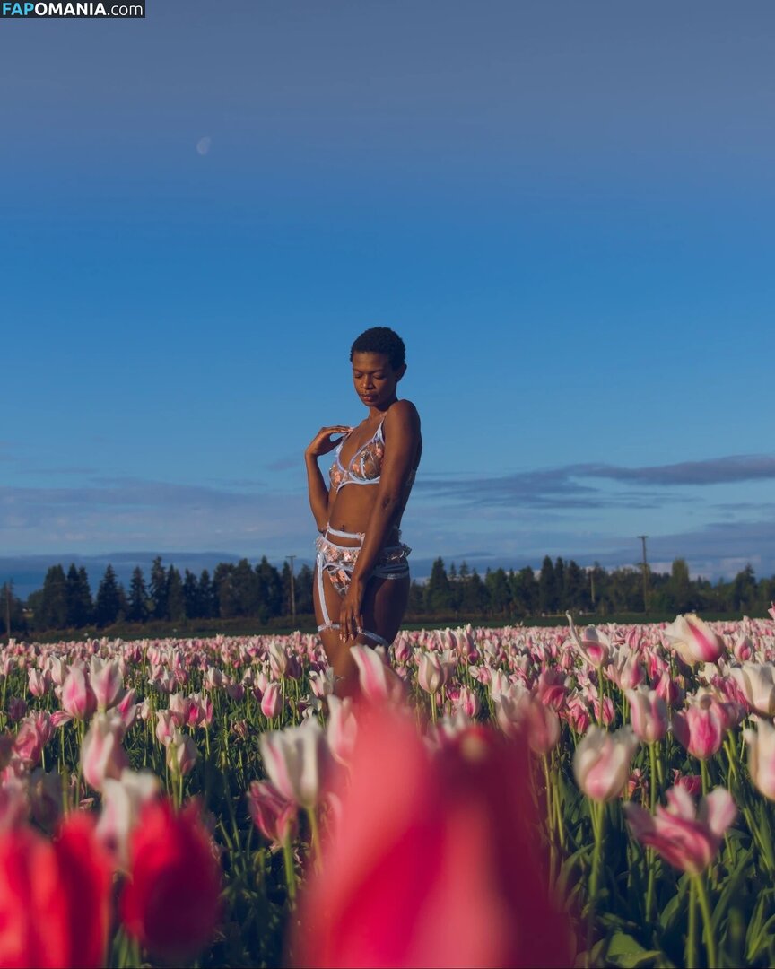 Autumn / autumn.busayo / autumnbusayo / sveltegoddess Nu OnlyFans  Photo fuitée #5