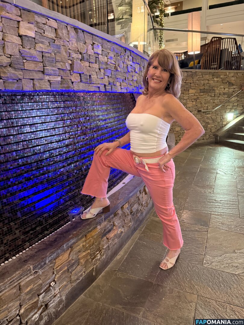 SweetPeachesRN / https: / sweetpeachesrn... Nu OnlyFans  Photo fuitée #18