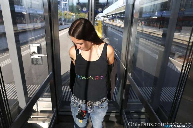 Swiss-Girl / https: / swiss-girl-vip / swissgirlvanessa Nu OnlyFans  Photo fuitée #12