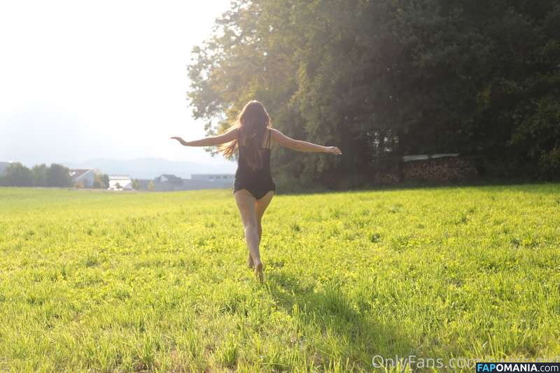 Swiss-Girl / https: / swiss-girl-vip / swissgirlvanessa Nu OnlyFans  Photo fuitée #15