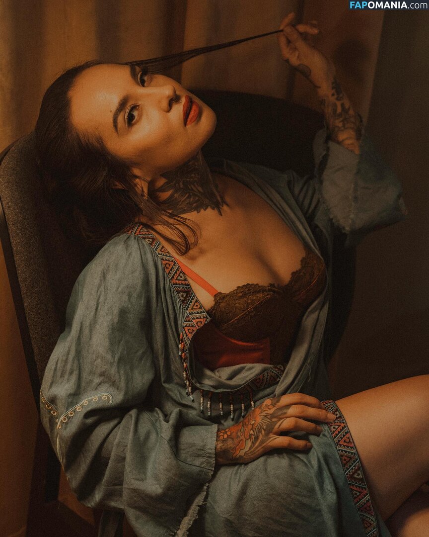 Tatiana Shmaylyuk / sweetsynner / tati_booyakah Nu OnlyFans  Photo fuitée #2