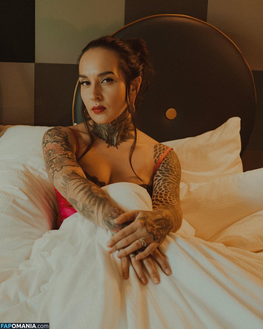 Tatiana Shmaylyuk / sweetsynner / tati_booyakah Nu OnlyFans  Photo fuitée #4