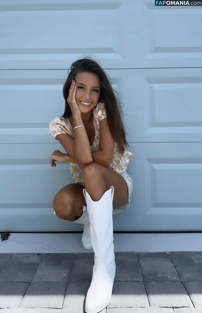 Taylor Alesia / alesiataylorxxx / tayloralesia Nu OnlyFans  Photo fuitée #2