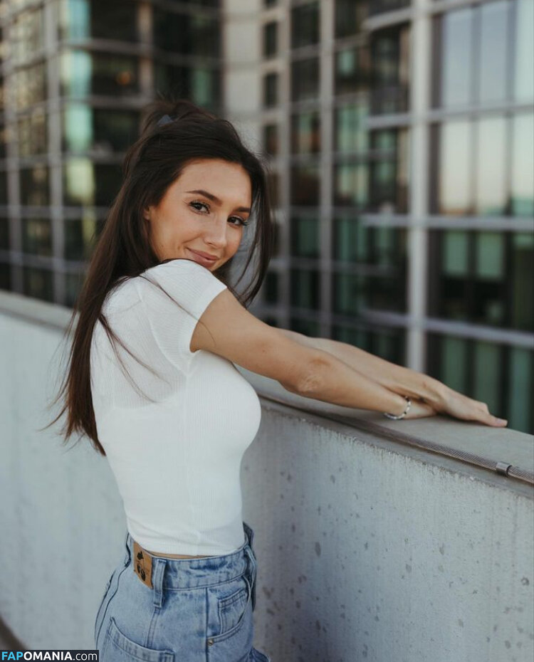 Taylor Alesia / alesiataylorxxx / tayloralesia Nu OnlyFans  Photo fuitée #196