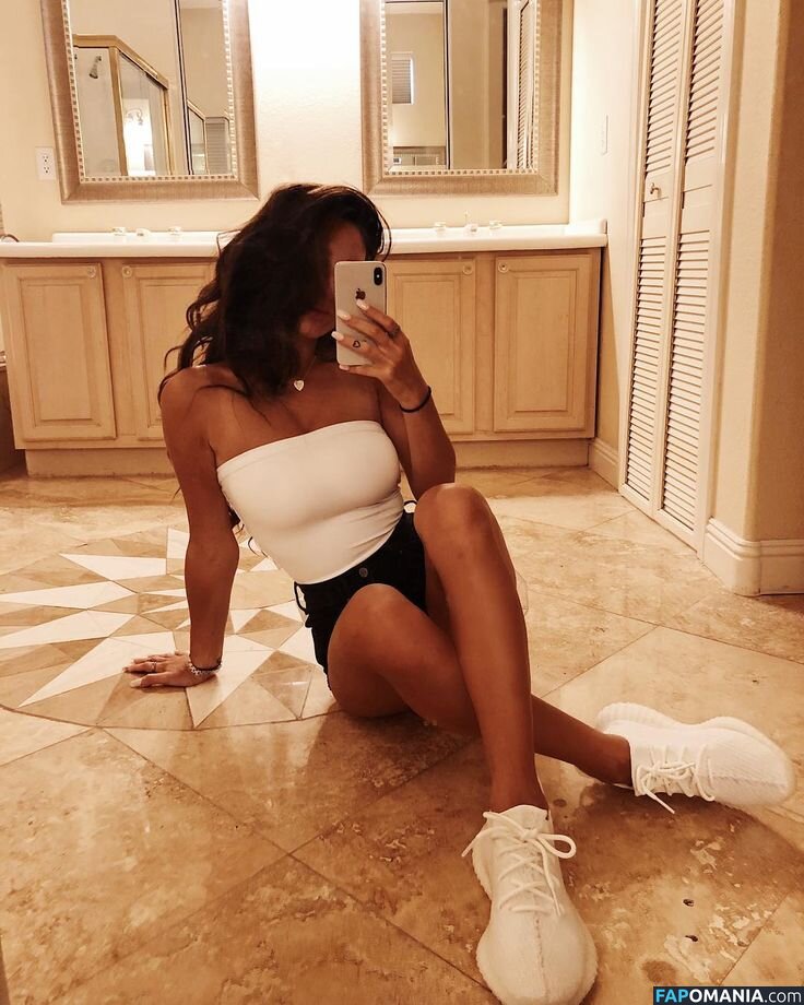 Taylor Alesia / alesiataylorxxx / tayloralesia Nu OnlyFans  Photo fuitée #436