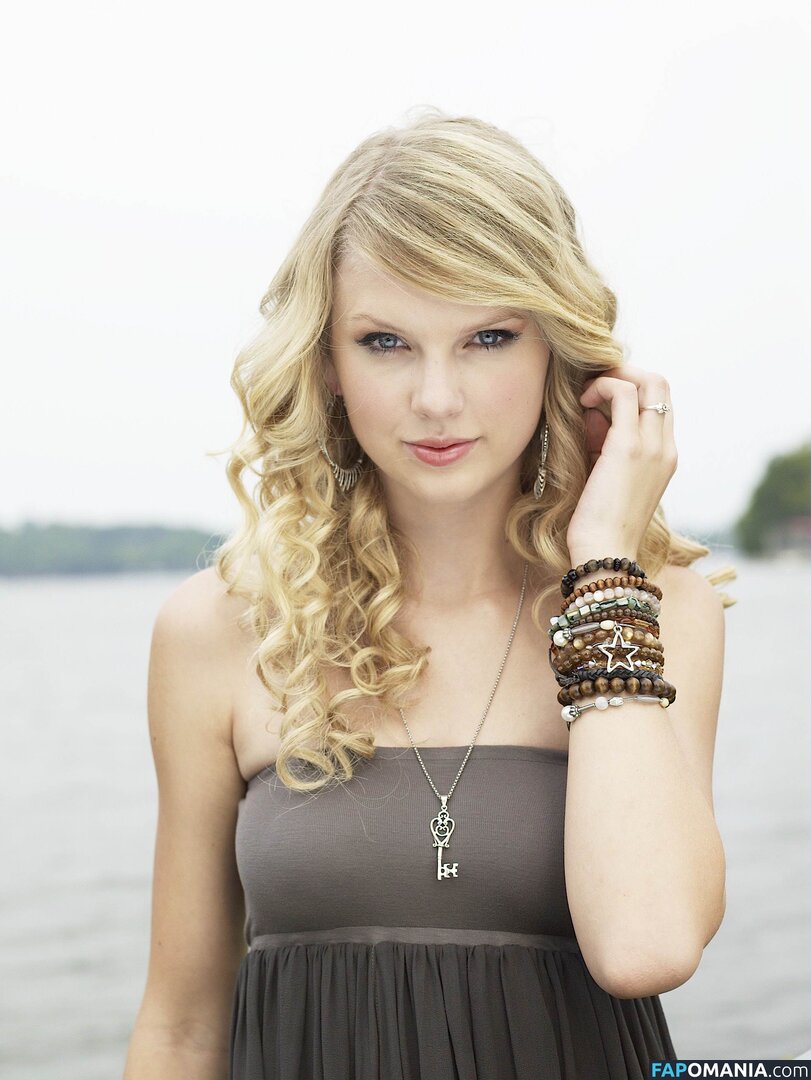 Taylor Swift / taylorswift / taylorswift13 Nu OnlyFans  Photo fuitée #101