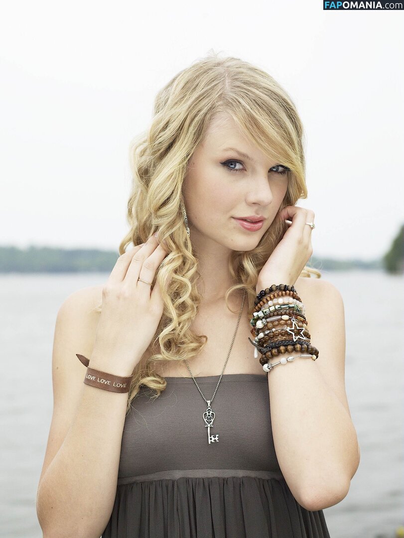 Taylor Swift / taylorswift / taylorswift13 Nu OnlyFans  Photo fuitée #102