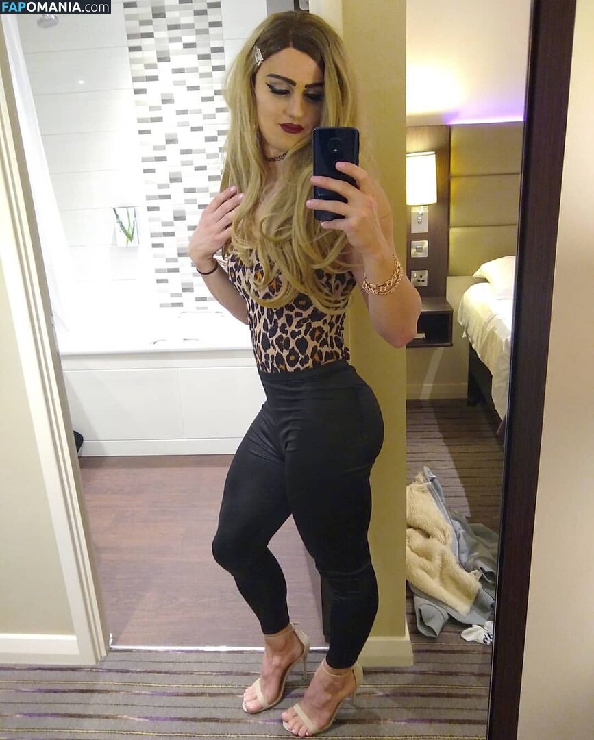 tayrosiee Nu OnlyFans  Photo fuitée #6