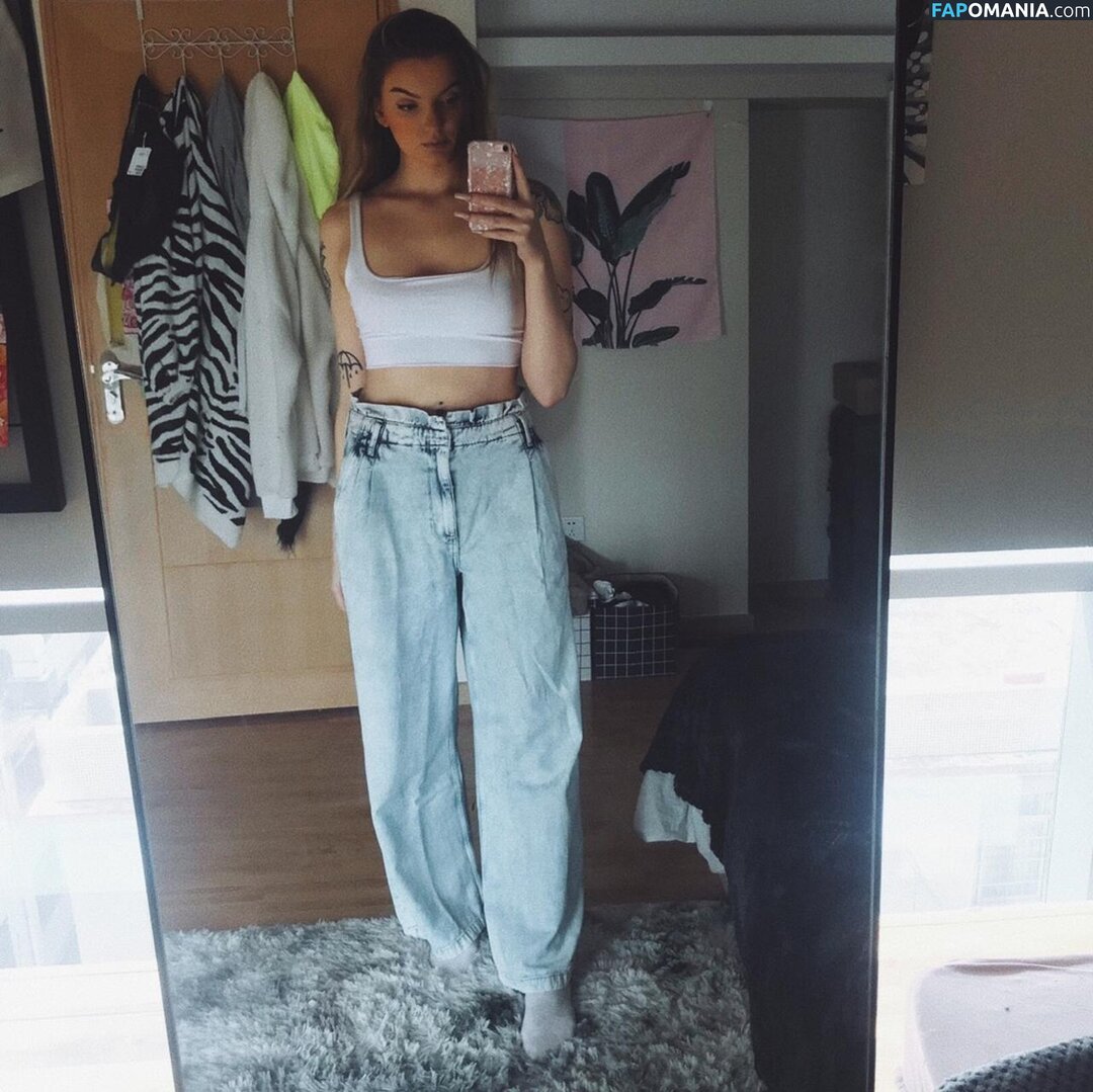 cl0ut / th0tb0t Nu OnlyFans  Photo fuitée #1