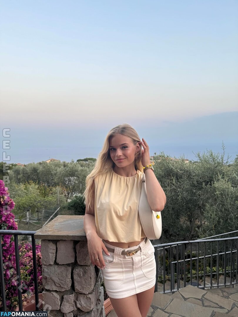 Thatsvroni Nu OnlyFans  Photo fuitée #1